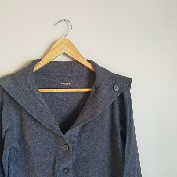 Banana Republic Pull-Over top - Picture 2 of 3